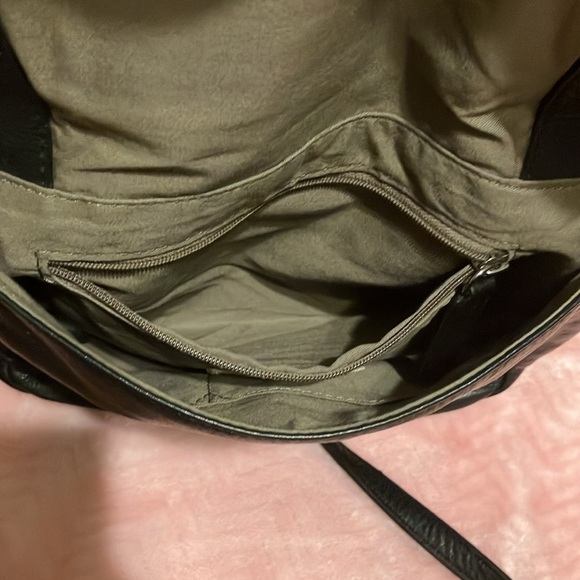 Margot genuine leather crossbody bag - Picture 13 of 17